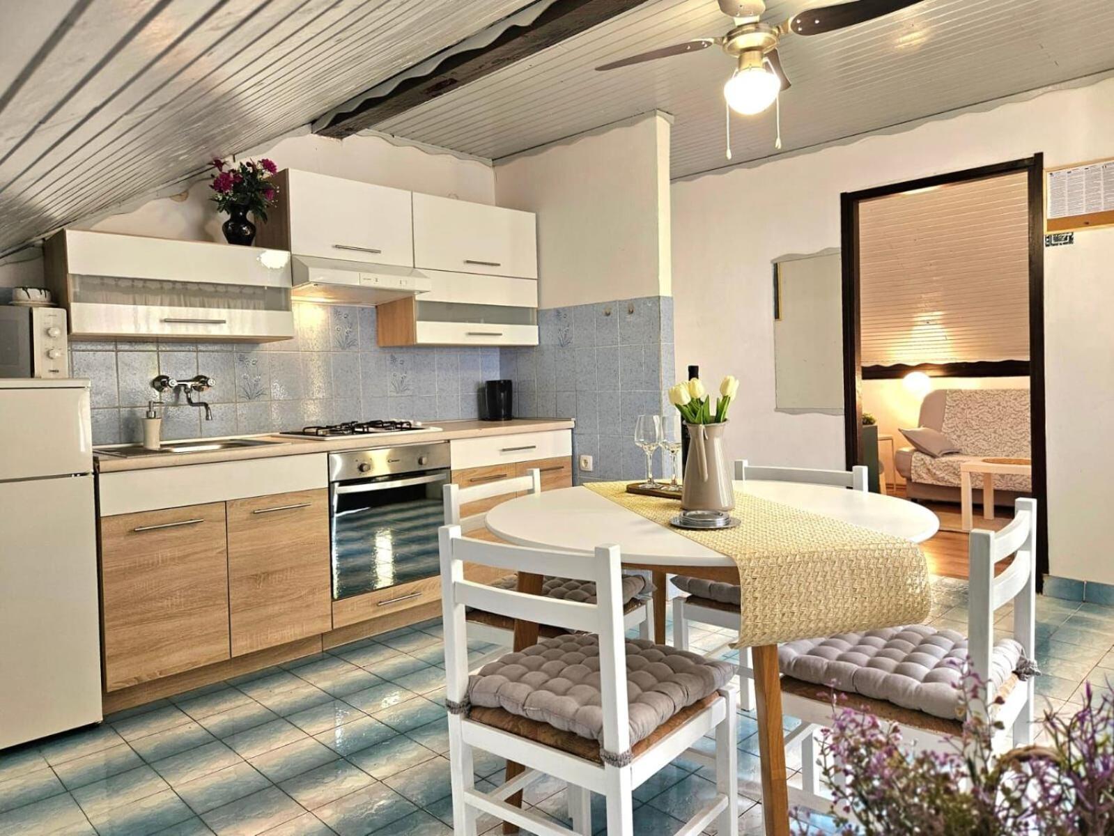 Apartments Marijana Водице Екстериор снимка